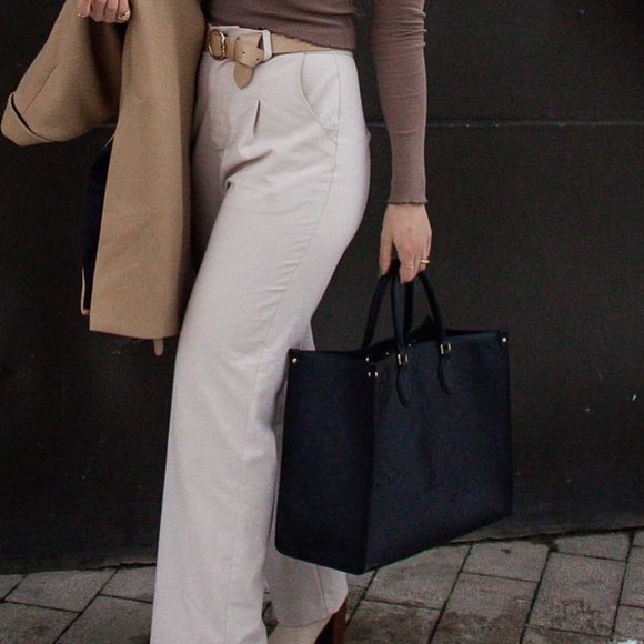 Authentic Louis Vuitton Black On the Go MM Leather Tote Monogram Luxury 16” Long - Picture 3 of 17